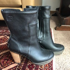 Sorel Heel Rainboots- size 6